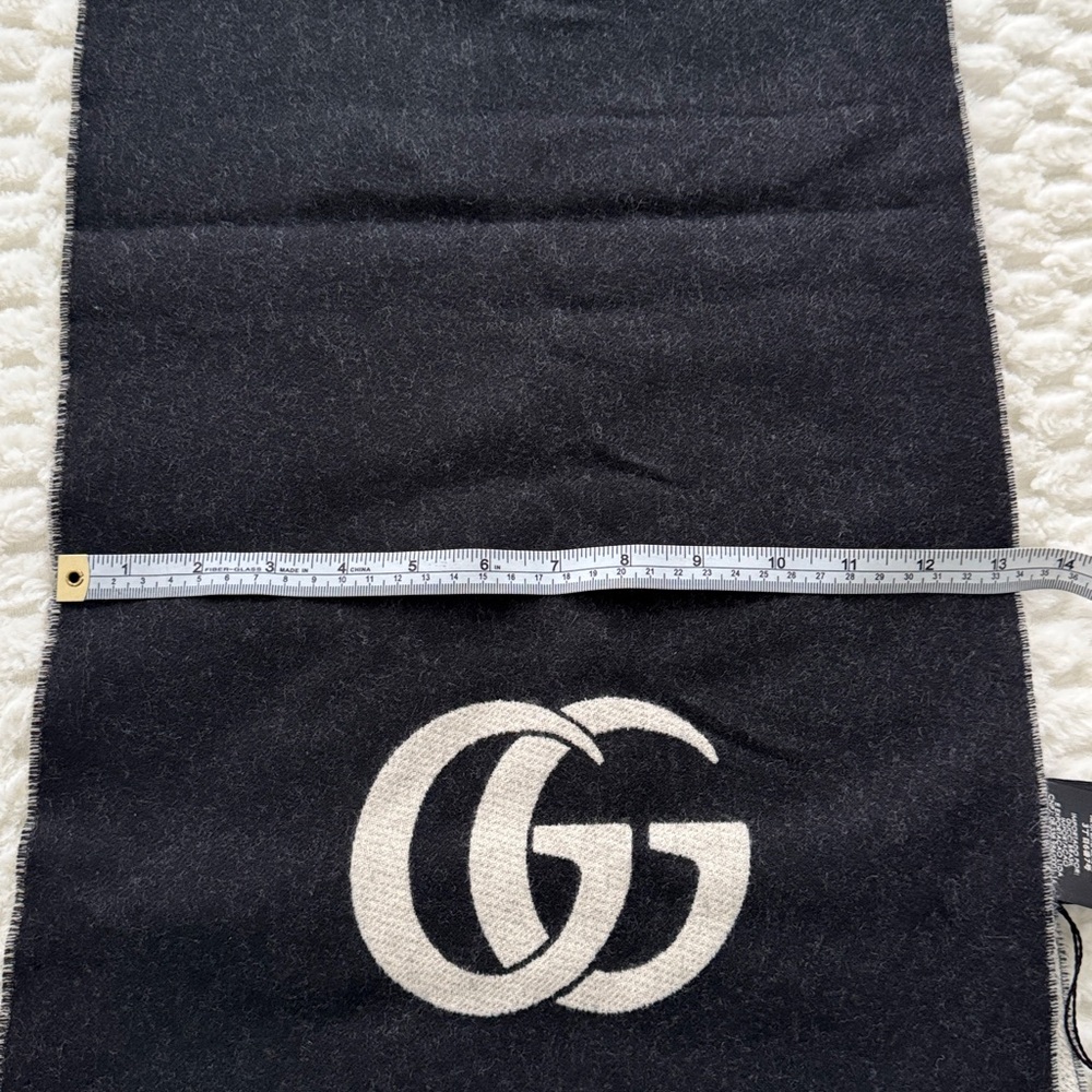 Gucci 100% Wool Running Snake Scarf-452388-Authentic-NWT - Picture 10 of 10